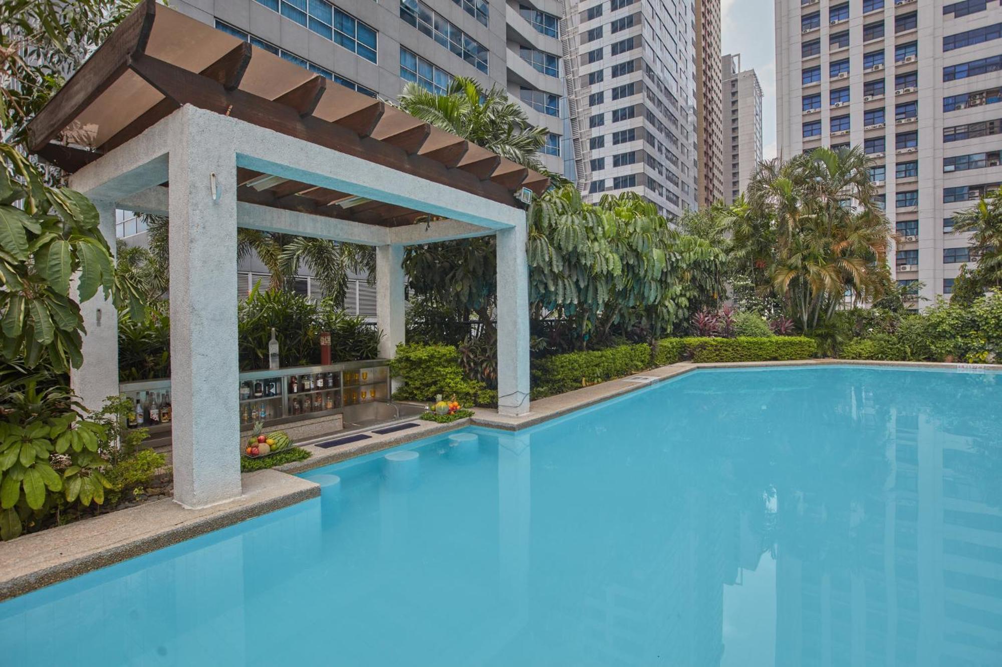 Holiday Inn & Suites Manila Galleria By Ihg Pasig City Экстерьер фото