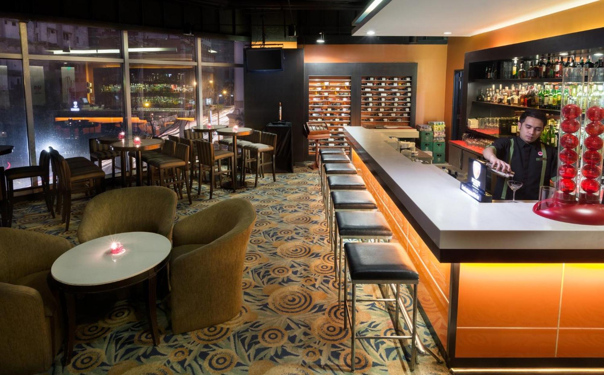 Holiday Inn & Suites Manila Galleria By Ihg Pasig City Экстерьер фото