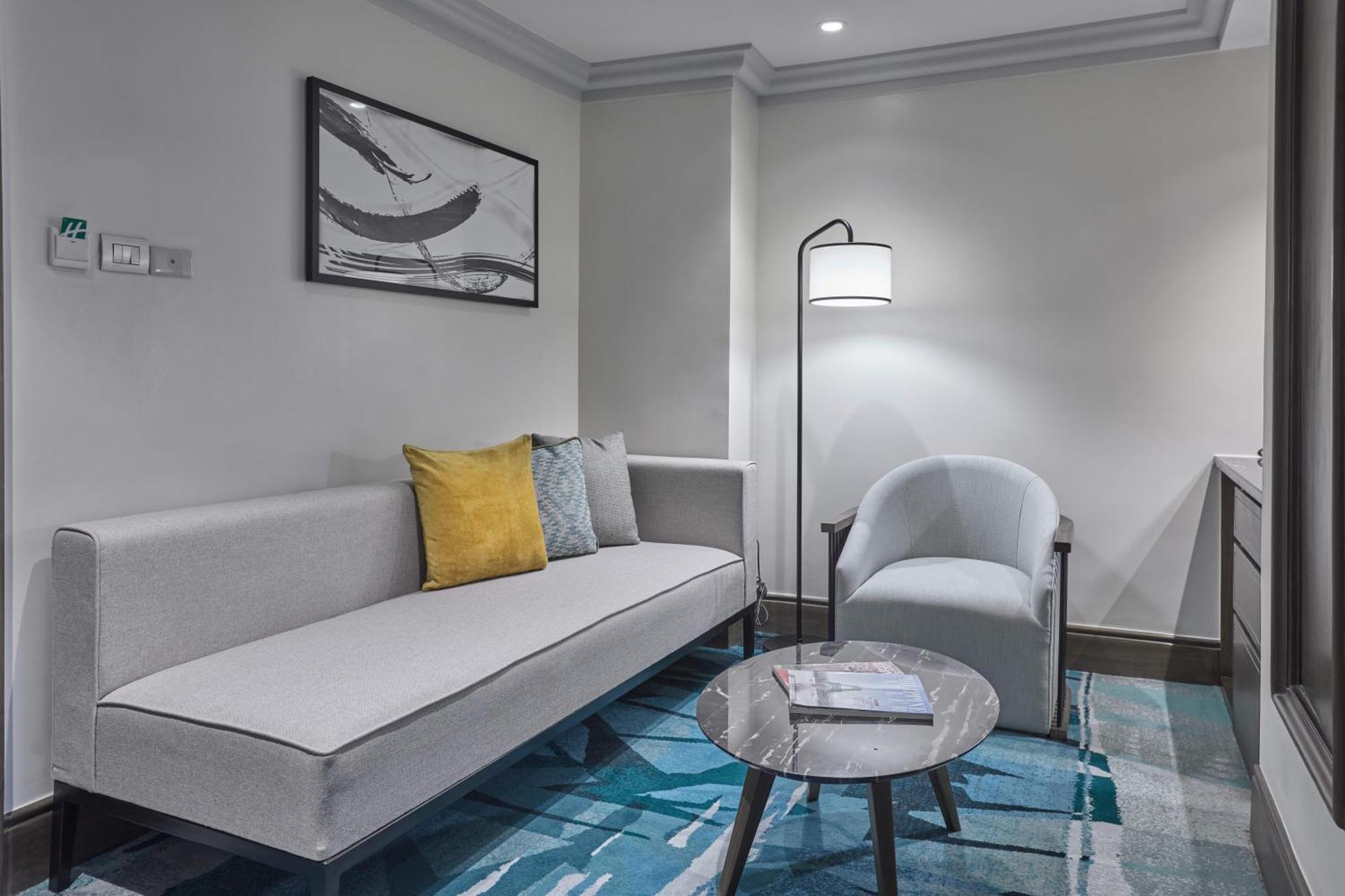 Holiday Inn & Suites Manila Galleria By Ihg Pasig City Экстерьер фото
