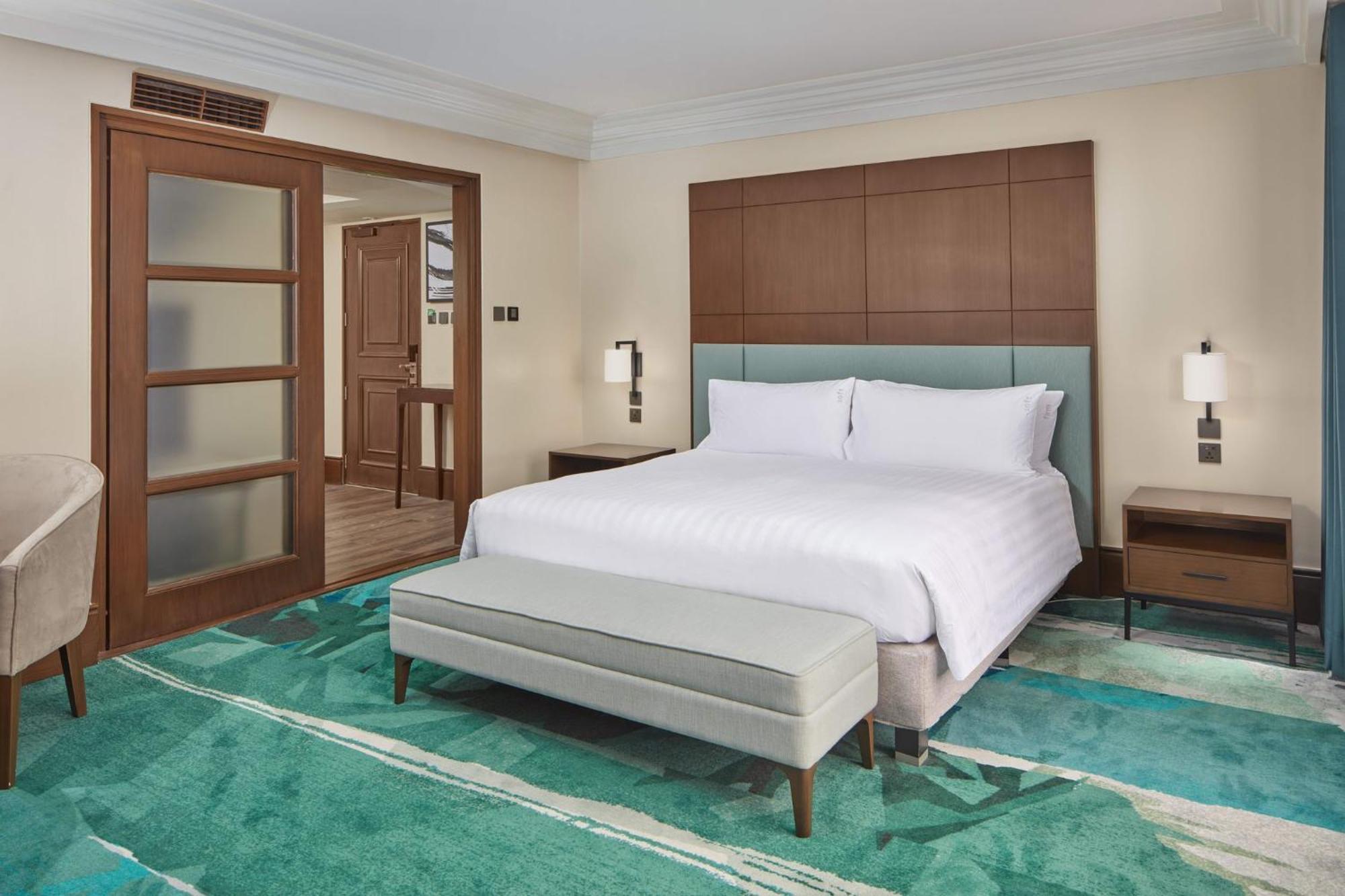 Holiday Inn & Suites Manila Galleria By Ihg Pasig City Экстерьер фото