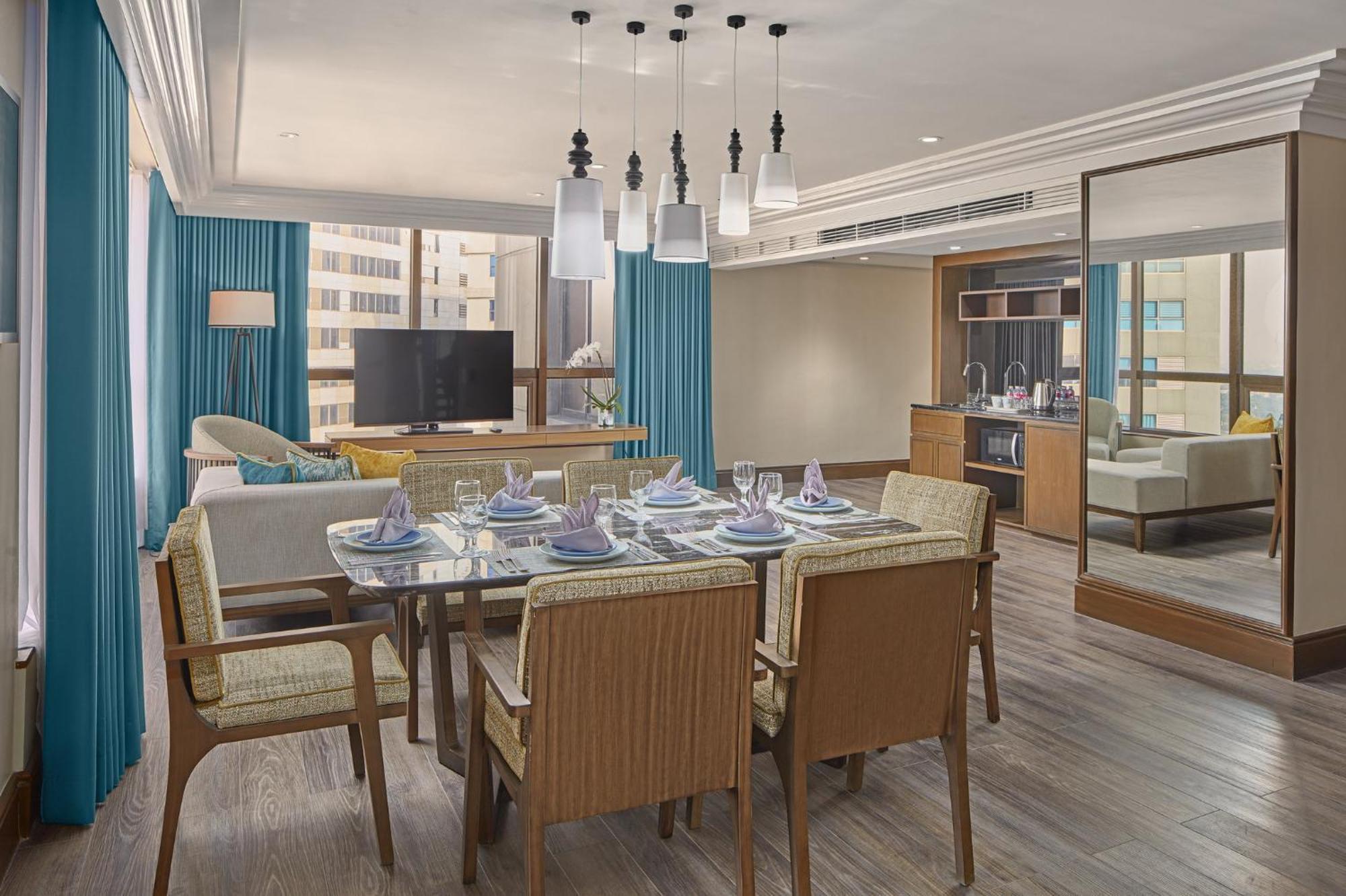 Holiday Inn & Suites Manila Galleria By Ihg Pasig City Экстерьер фото