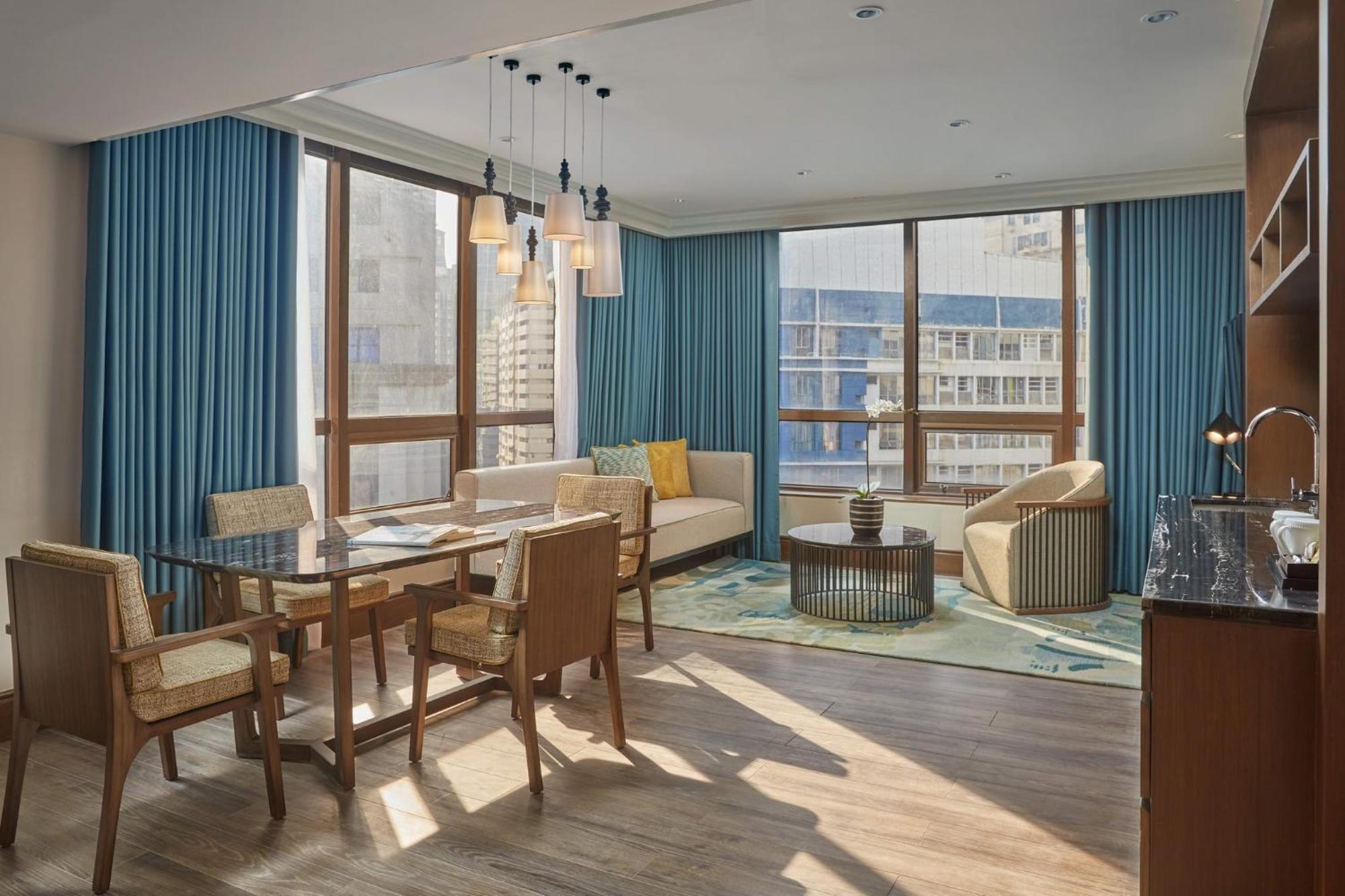 Holiday Inn & Suites Manila Galleria By Ihg Pasig City Экстерьер фото