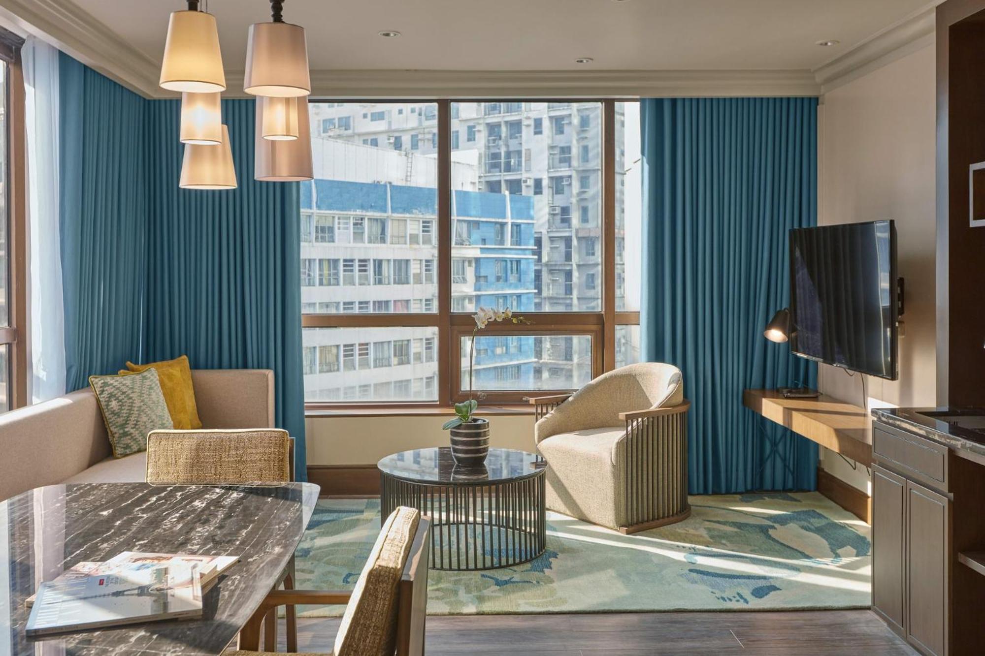 Holiday Inn & Suites Manila Galleria By Ihg Pasig City Экстерьер фото